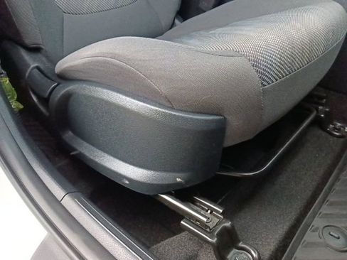 Used 2023 Kia Seltos LX AWD/4WD image 30