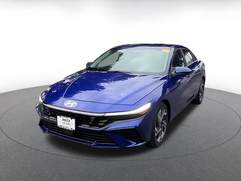 Used 2025 Hyundai Elantra SEL image 5