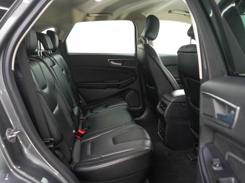 Used 2022 Ford Edge Titanium AWD/4WD image 12