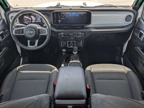 Used 2025 Jeep Wrangler Unlimited Sahara AWD/4WD image 14