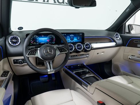 New 2026 Mercedes-Benz GLB 250 4MATIC image 16