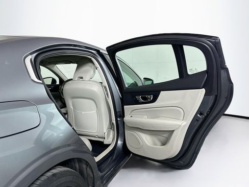 Used 2019 Volvo S60 T6 Inscription image 32