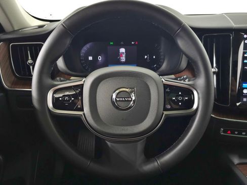 Certified 2024 Volvo XC60 B5 Plus w/ Climate Package AWD/4WD image 22