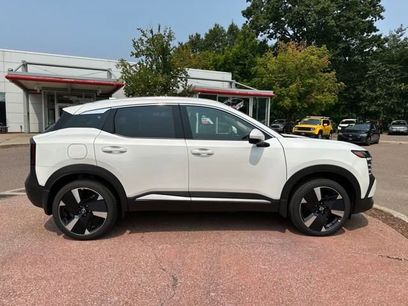 New 2025 Nissan Kicks SR w/ SR Premium Package
