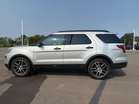 Used 2018 Ford Explorer Sport w/ Ford Safe & Smart Package AWD/4WD image 16