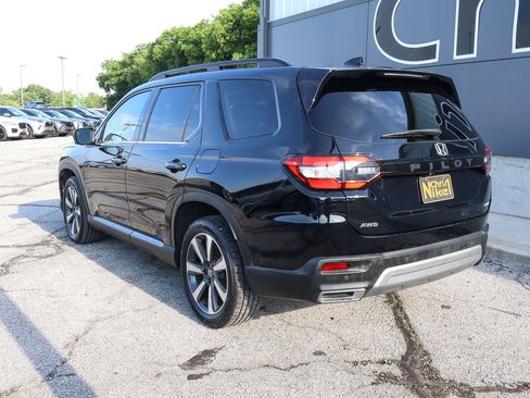 Used 2023 Honda Pilot Elite image 6