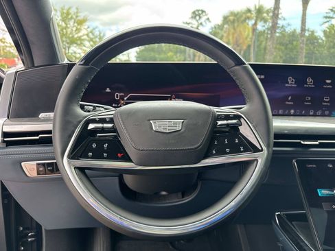 Certified 2025 Cadillac Escalade IQ Sport 2 w/ LPO, ONYX Package AWD/4WD image 15