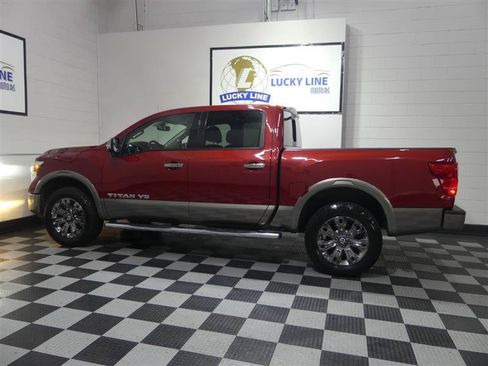 Used 2019 Nissan Titan Platinum Reserve AWD/4WD image 7