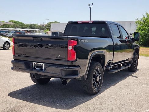 Used 2025 Chevrolet Silverado 2500 Custom w/ Custom Value Package AWD/4WD image 4
