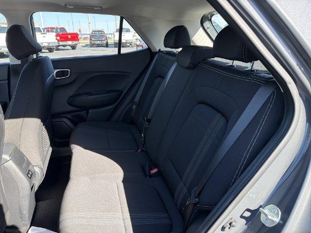 Used 2025 Hyundai Venue SEL FWD image 21