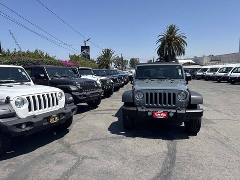 Used 2015 Jeep Wrangler Unlimited Sport w/ Quick Order Package 24S AWD/4WD image 16