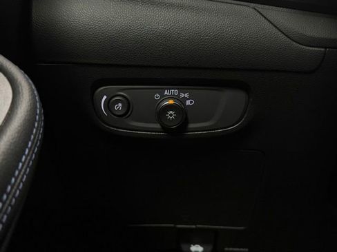 Used 2025 Buick Encore GX Sport Touring image 26