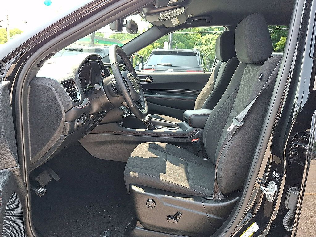 Used 2025 Dodge Durango GT AWD/4WD image 11