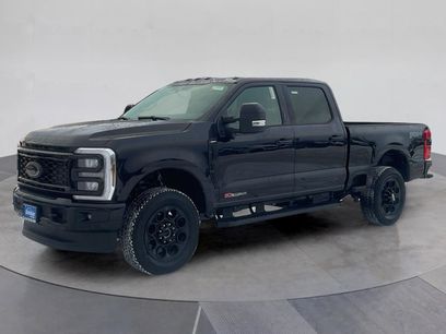New 2026 Ford F350 Lariat w/ Black Appearance Package