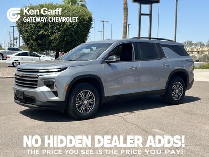 Used 2025 Chevrolet Traverse LT