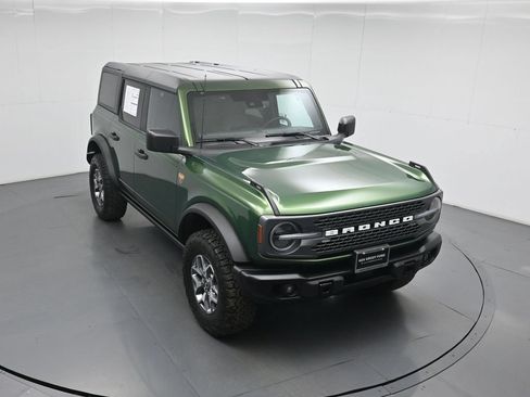 Certified 2025 Ford Bronco Badlands AWD/4WD image 38