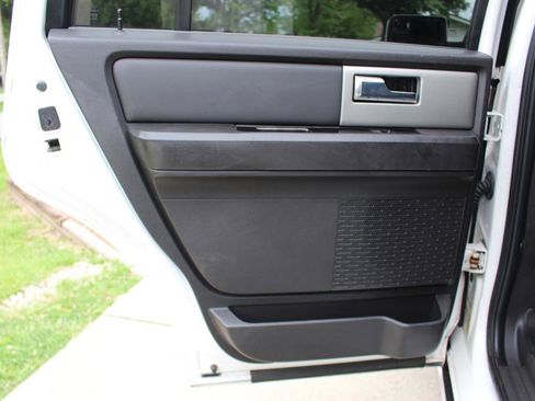 Used 2014 Ford Expedition Limited w/ Equipment Group 301A AWD/4WD image 30
