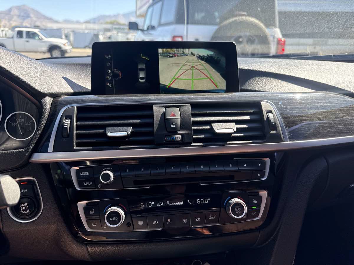 Used 2017 BMW 330i xDrive Sedan AWD/4WD image 28