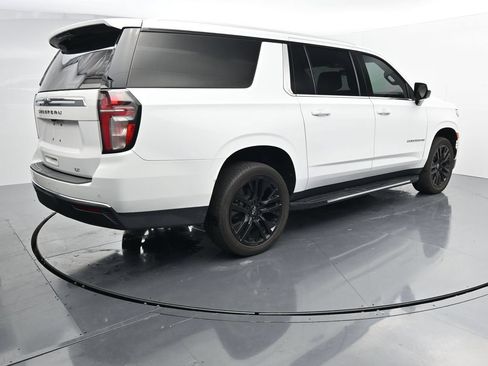 Used 2021 Chevrolet Suburban LT RWD image 8