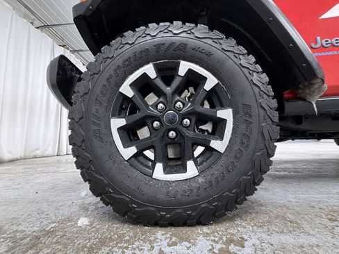 Used 2024 Jeep Wrangler Unlimited Rubicon 4xe w/ Convenience Group AWD/4WD image 11