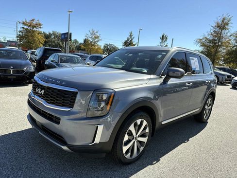 Used 2022 Kia Telluride EX w/ EX Premium Package image 6