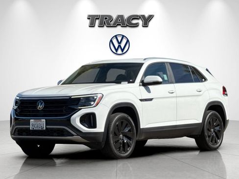 Used 2025 Volkswagen Atlas Cross Sport SE FWD image 8