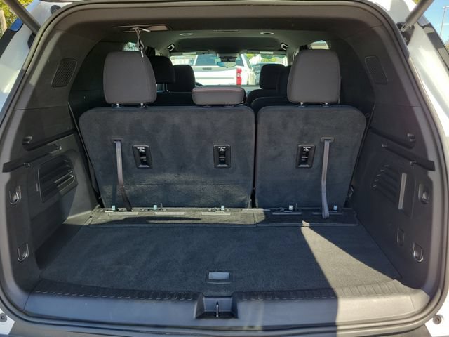 Certified 2026 Chevrolet Traverse LT w/ Driver Confidence Package FWD image 17