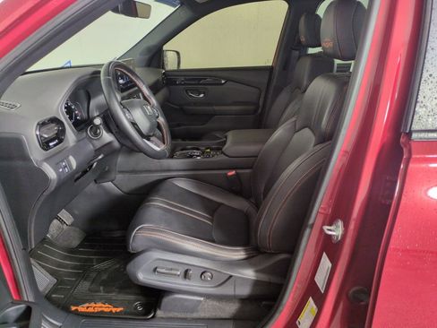 Used 2023 Honda Pilot TrailSport image 9