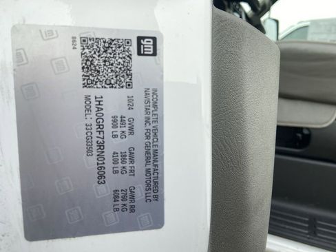 New 2024 Chevrolet Express 3500 w/ Power Convenience Package image 28