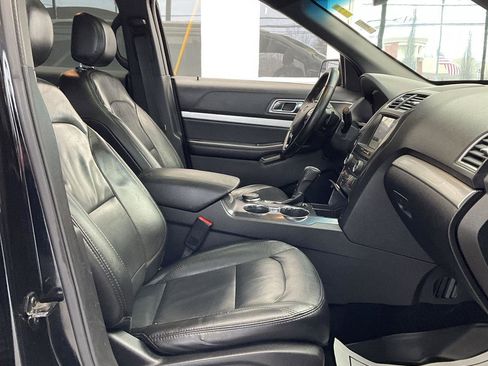 Used 2017 Ford Explorer XLT w/ Equipment Group 202A image 47