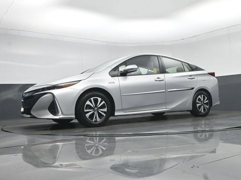 Used 2017 Toyota Prius Prime Premium FWD image 49