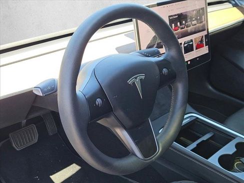 Used 2023 Tesla Model 3 Standard Range RWD image 9