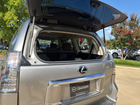 Used 2022 Lexus GX 460 Premium w/ Premium Plus Package AWD/4WD image 23