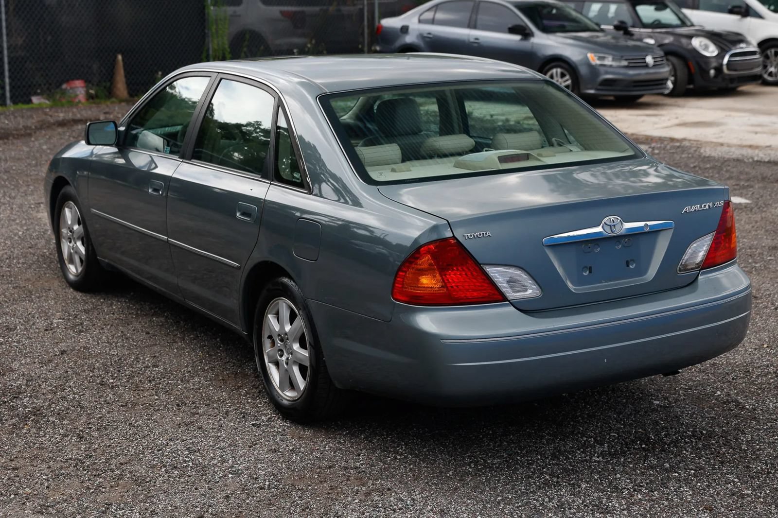 Used 2001 Toyota Avalon XLS w/ Option Pkg 5 FWD image 4