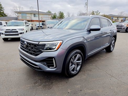 Used 2024 Volkswagen Atlas Cross Sport SEL R-Line image 10