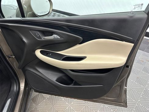 Used 2018 Buick Envision Essence image 16