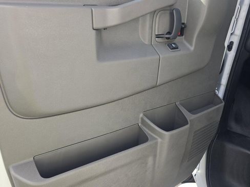 Used 2024 GMC Savana 2500 w/ Driver Convenience Package image 11