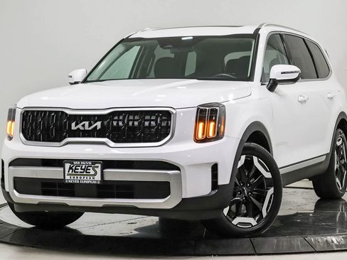 Used 2024 Kia Telluride EX w/ EX Captain's Chair Package AWD/4WD image 1
