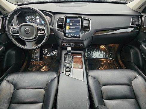 Used 2018 Volvo XC90 T5 Momentum w/ Convenience Package image 19