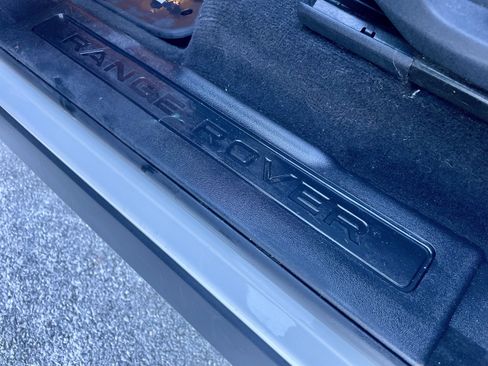 Used 2017 Land Rover Range Rover Evoque SE image 37