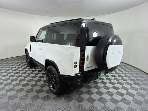 Used 2025 Land Rover Defender 90 X-Dynamic SE AWD/4WD image 3