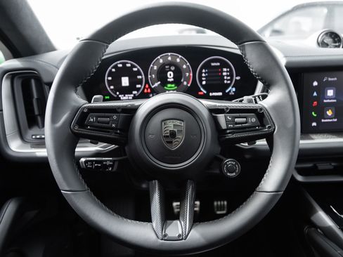 Certified 2026 Porsche Cayenne Turbo AWD/4WD image 13