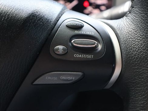 Used 2017 Nissan Pathfinder Platinum AWD/4WD image 6