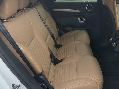 Used 2025 Land Rover Discovery Dynamic SE AWD/4WD image 22