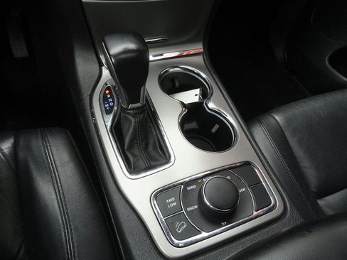 Used 2021 Jeep Grand Cherokee Limited AWD/4WD image 14