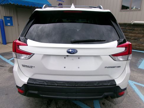 Used 2021 Subaru Forester Premium image 4