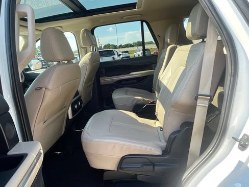 Used 2022 Ford Expedition Limited RWD image 12