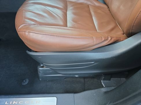 Used 2023 Lincoln Aviator Reserve w/ Elements Package Plus image 12