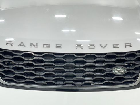Used 2019 Land Rover Range Rover Velar R-Dynamic SE AWD/4WD image 38