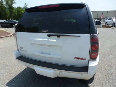 Used 2007 GMC Yukon Denali AWD/4WD image 9
